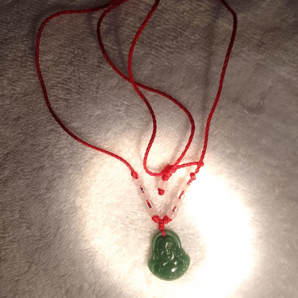Well-carved green white jade stone pendent & necklace brand new